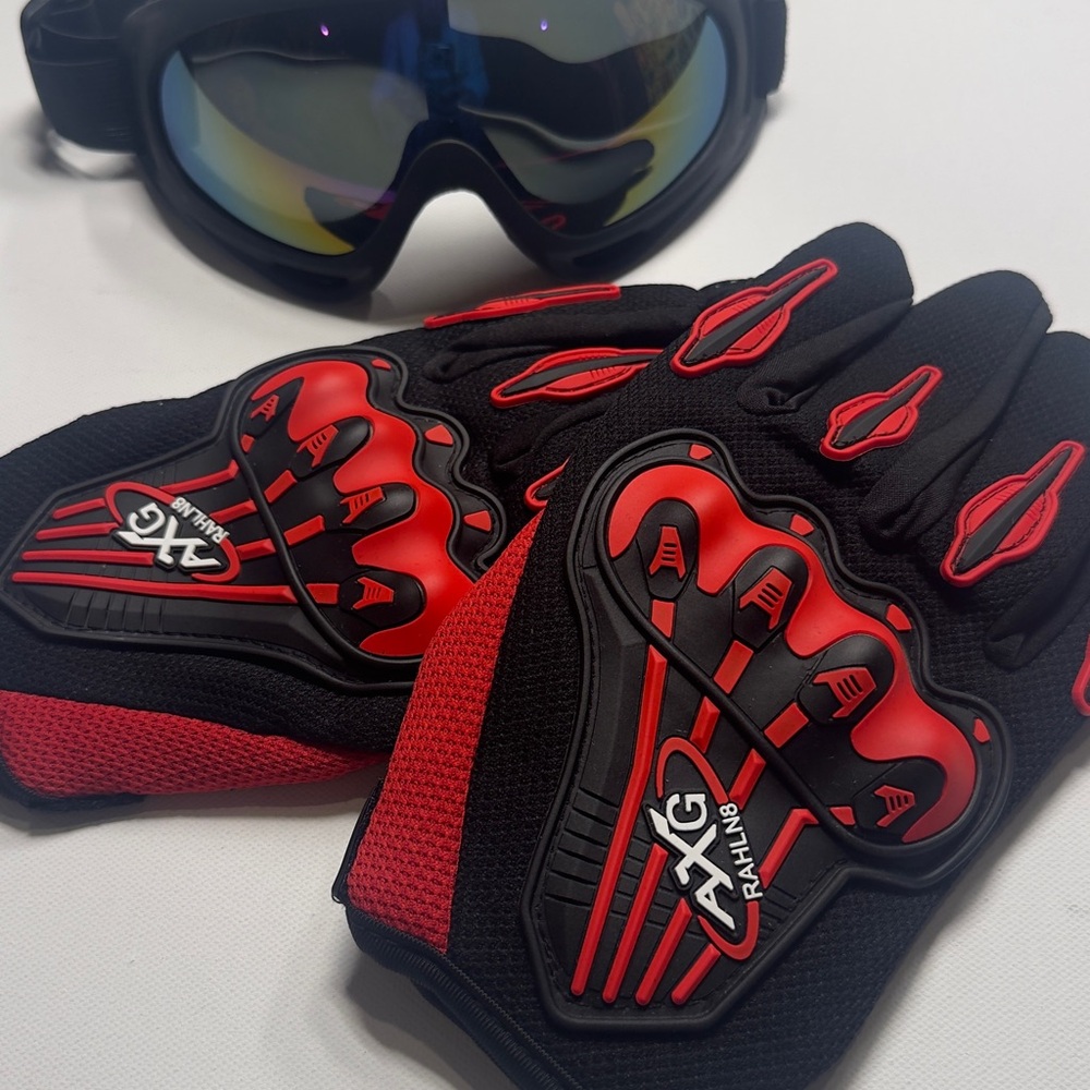 AXO Racing Black‎ and Red Gloves with Goggles